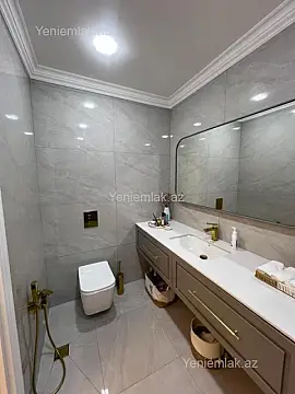 Satılır 3 otaqlı yeni tikili 125 m²