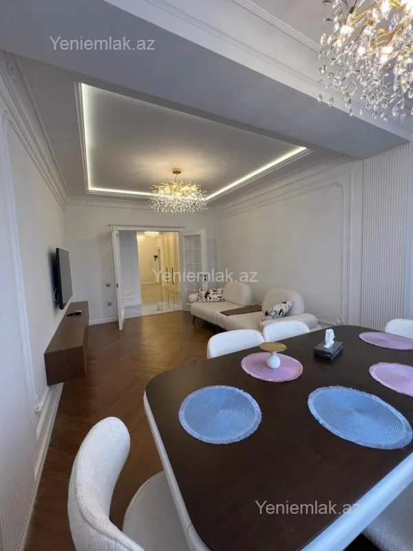 Satılır 3 otaqlı yeni tikili 125 m²