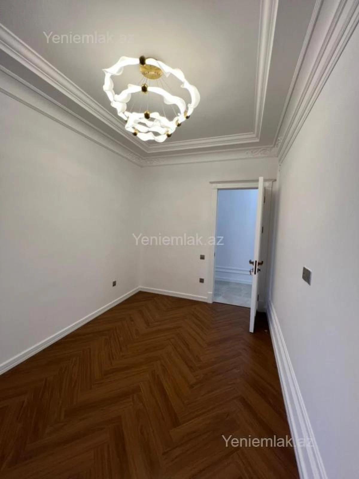 Satılır 3 otaqlı yeni tikili 125 m²