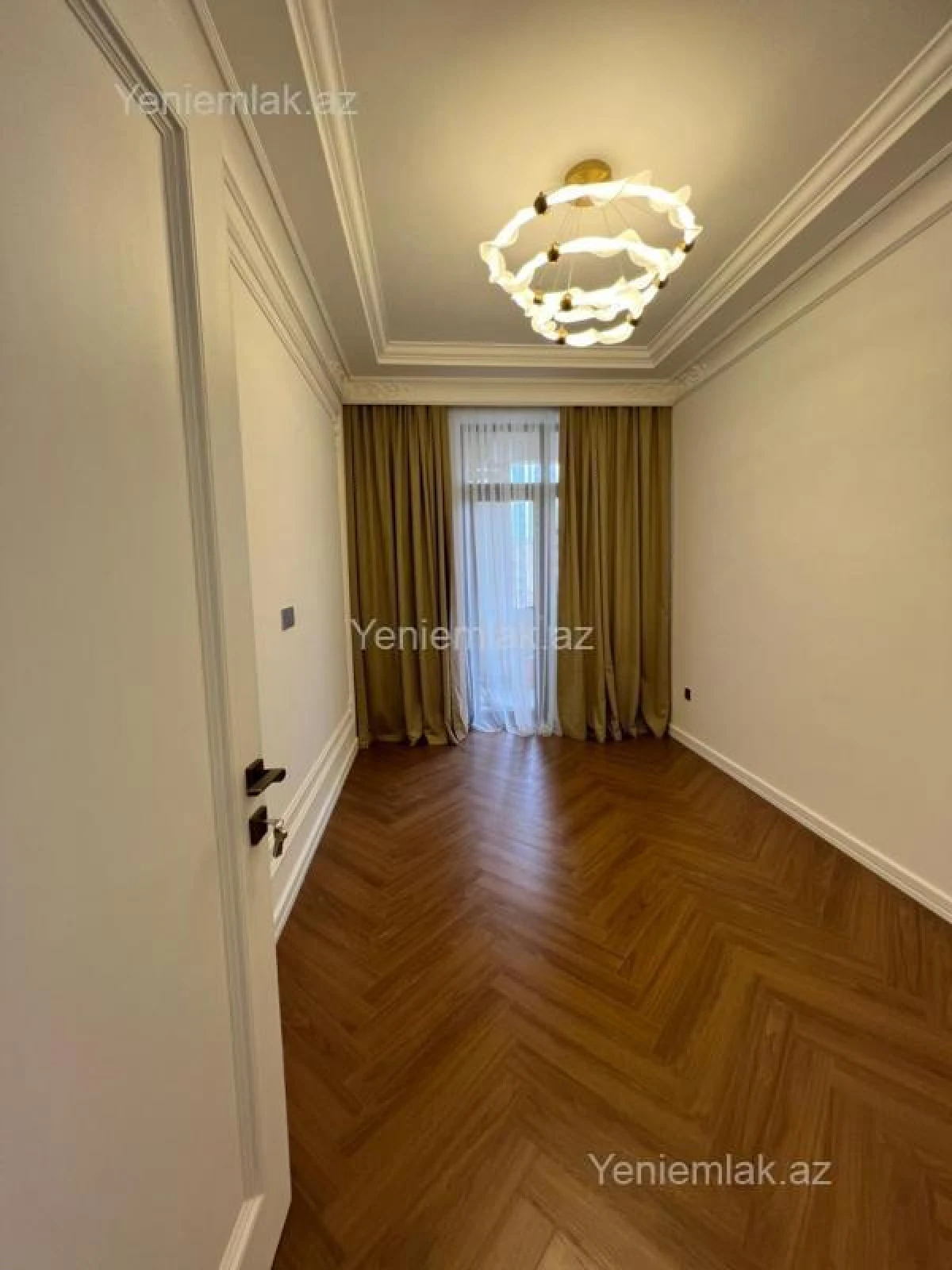 Satılır 3 otaqlı yeni tikili 125 m²