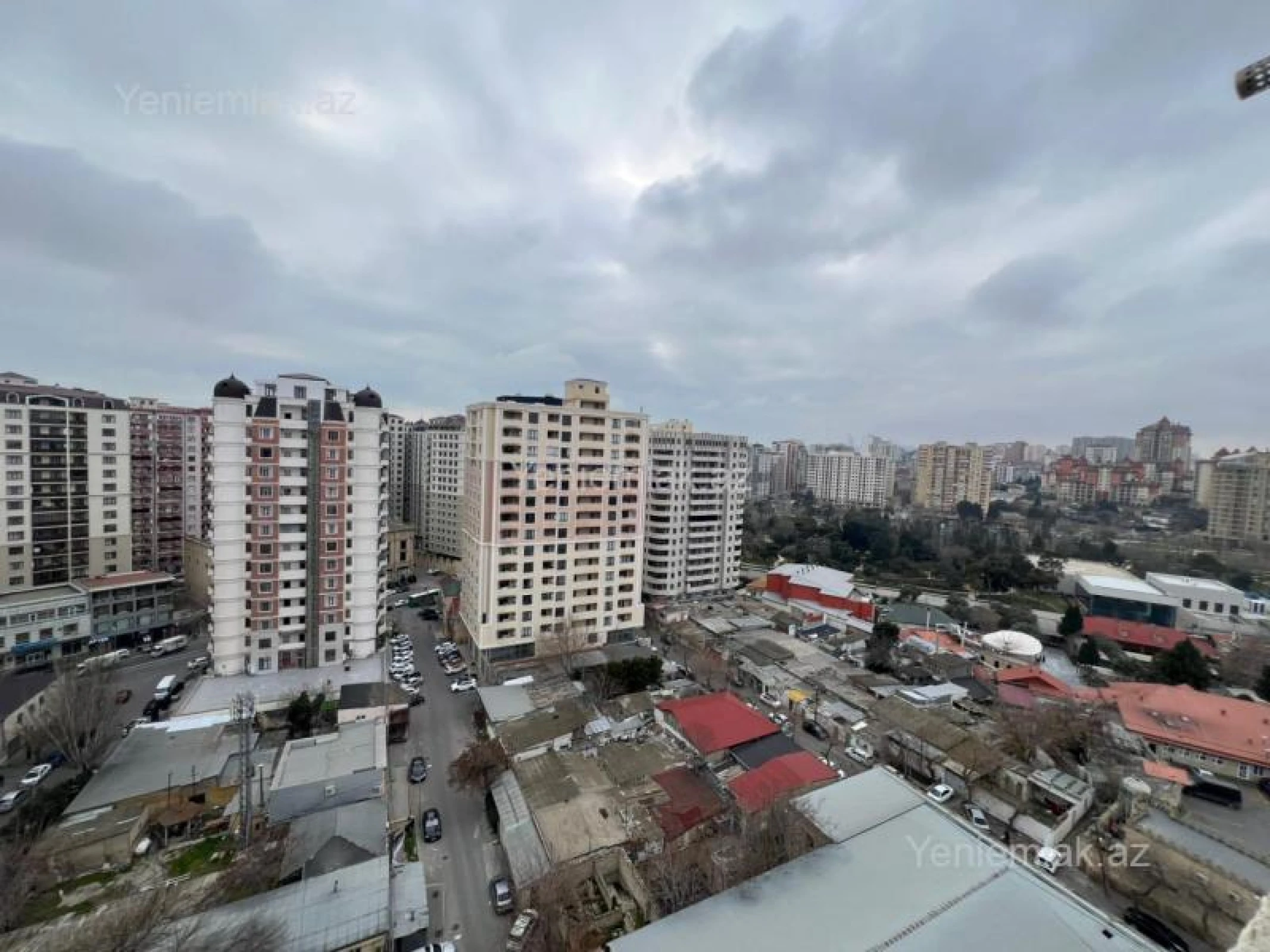 Satılır 3 otaqlı yeni tikili 125 m²