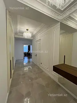 Satılır 3 otaqlı yeni tikili 125 m²