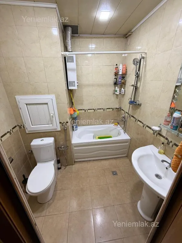 Satılır 4 otaqlı köhnə tikili 100 m²