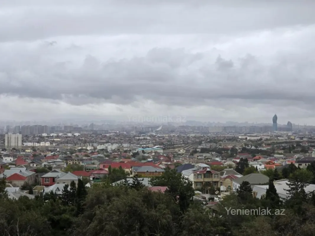 Satılır 4 otaqlı köhnə tikili 100 m²