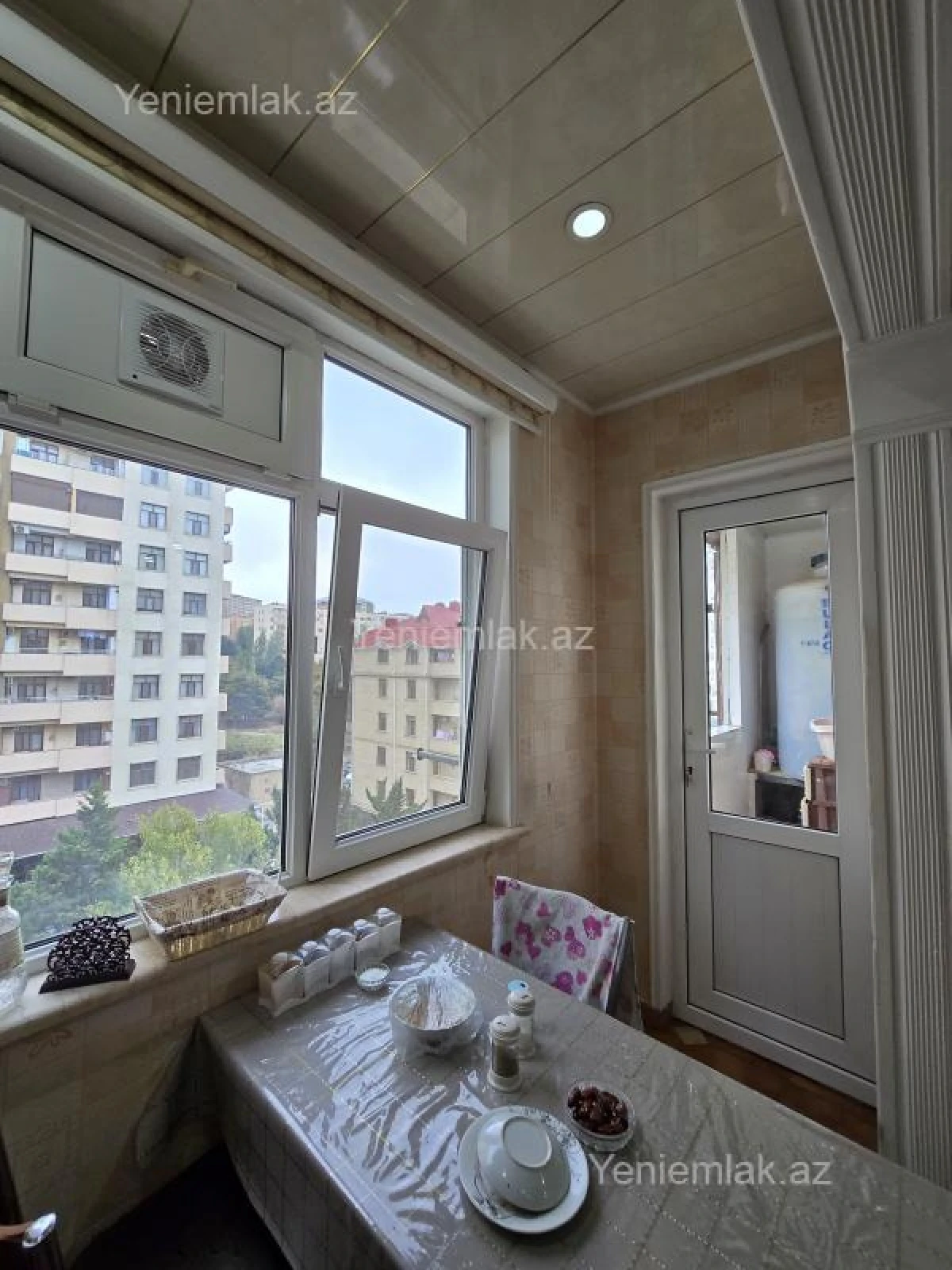 Satılır 4 otaqlı köhnə tikili 100 m²