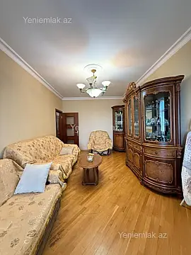 Satılır 4 otaqlı köhnə tikili 100 m²