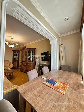 Satılır 4 otaqlı köhnə tikili 100 m²