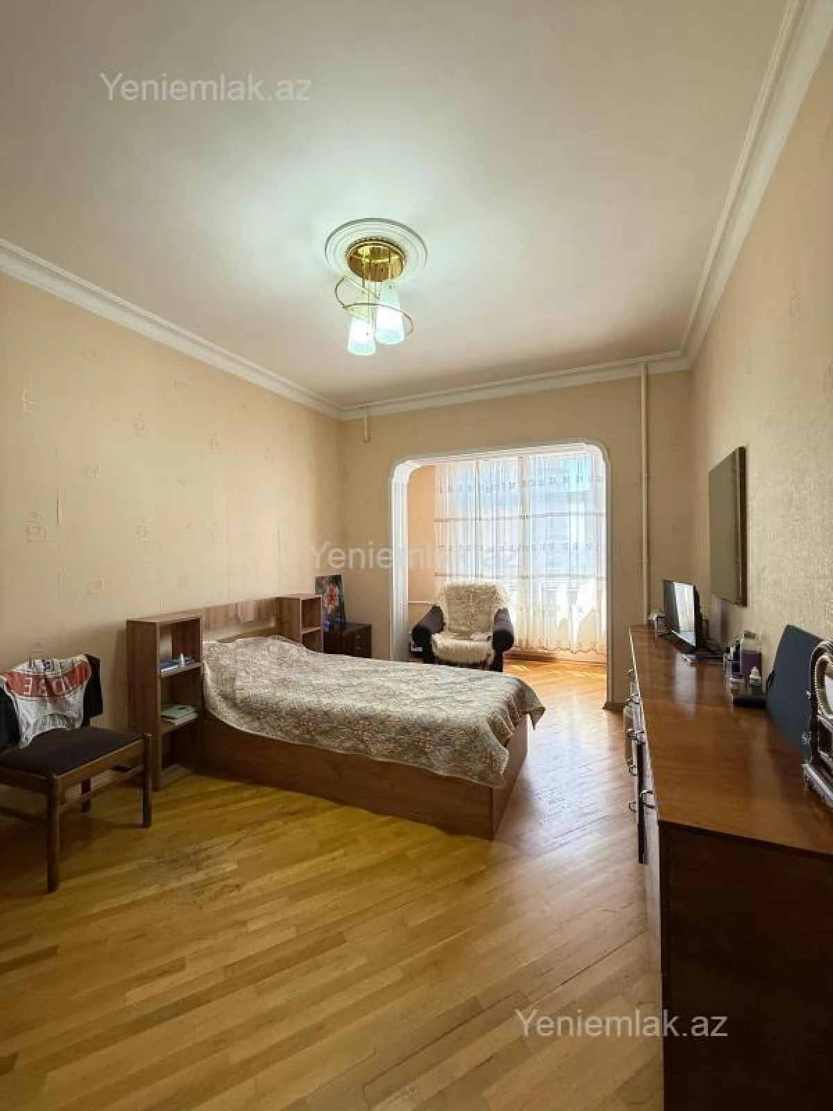 Satılır 4 otaqlı köhnə tikili 100 m²