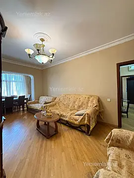 Satılır 4 otaqlı köhnə tikili 100 m²