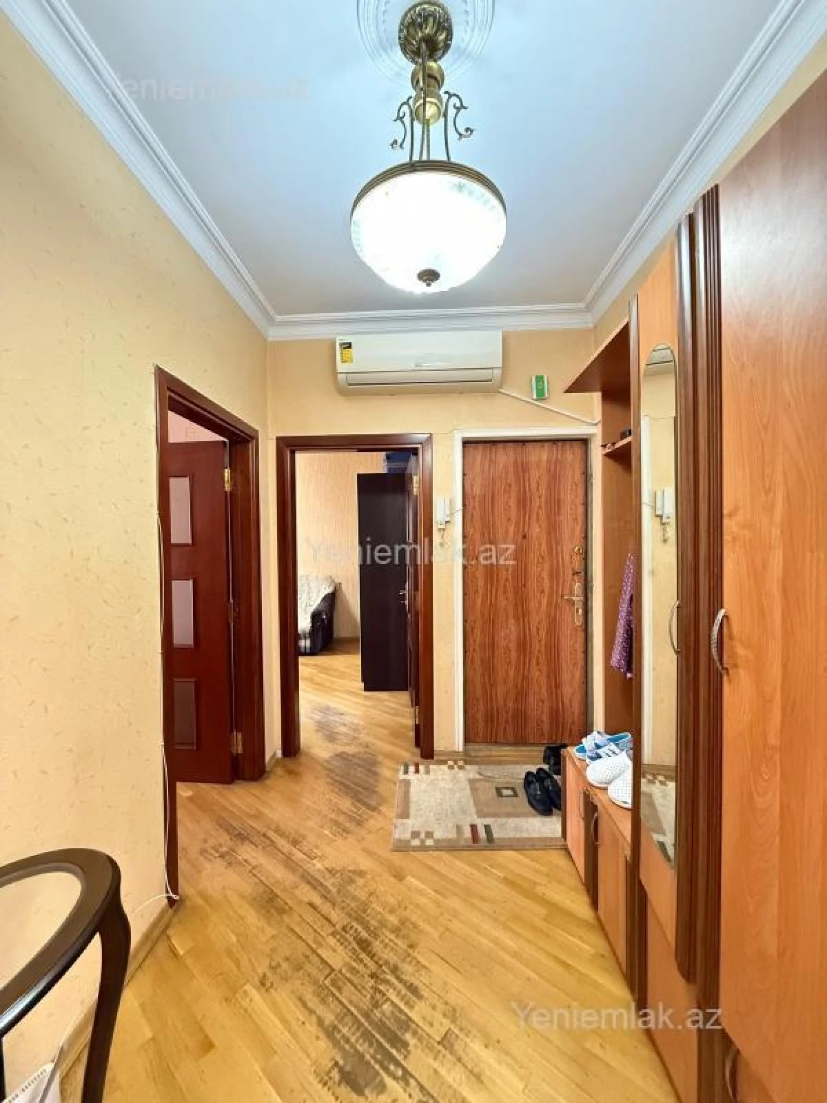 Satılır 4 otaqlı köhnə tikili 100 m²