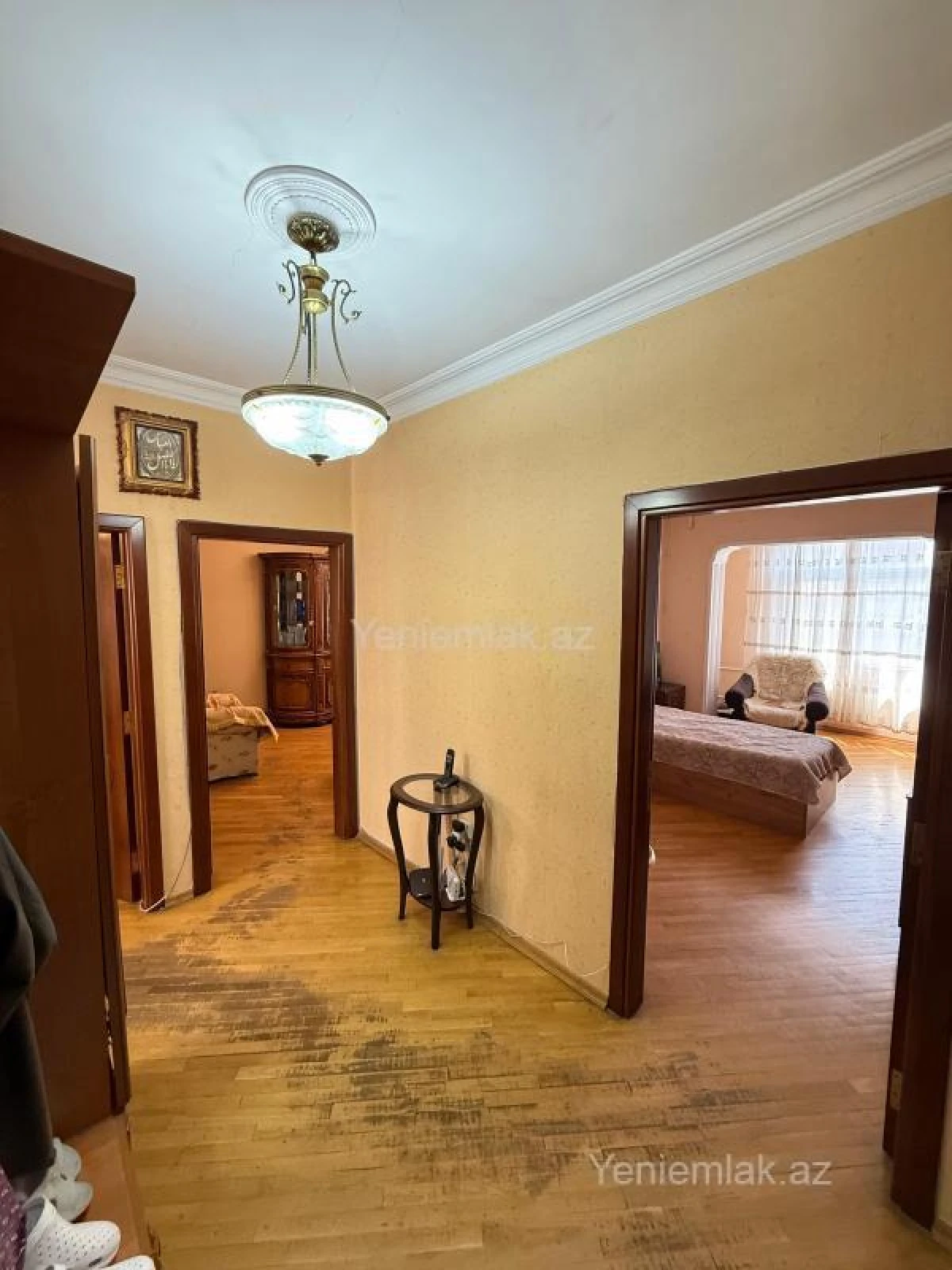 Satılır 4 otaqlı köhnə tikili 100 m²