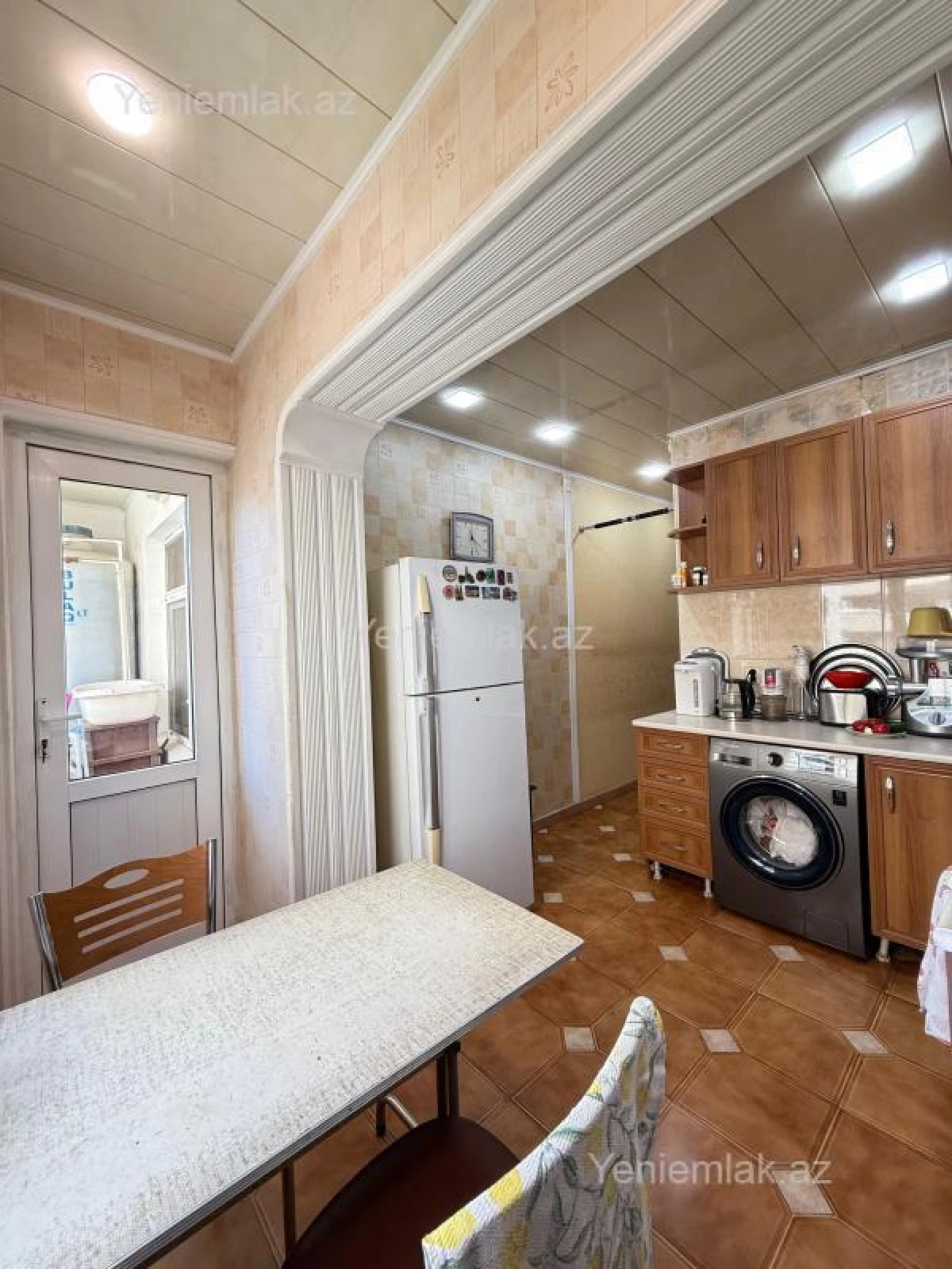 Satılır 4 otaqlı köhnə tikili 100 m²