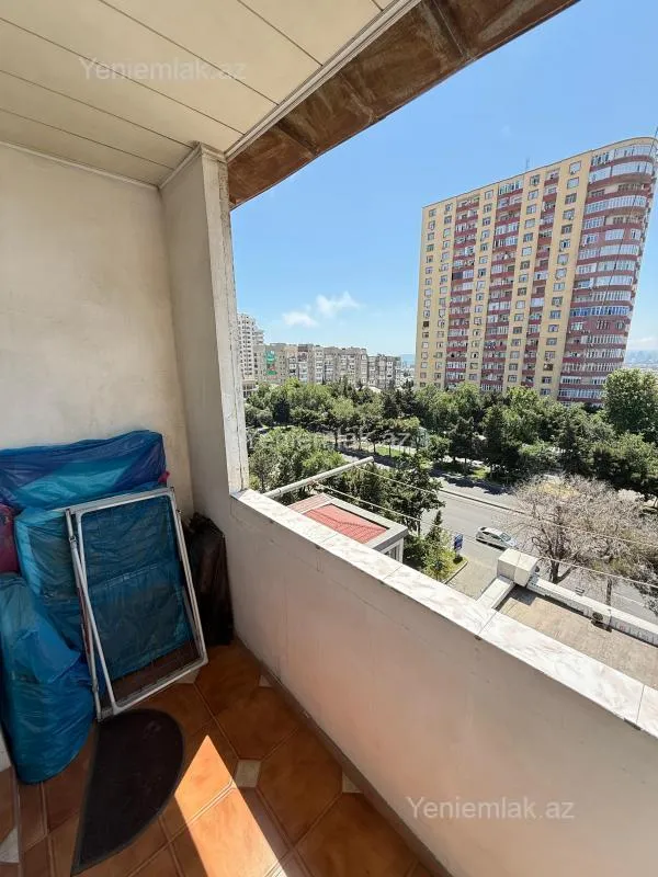 Satılır 4 otaqlı köhnə tikili 100 m²