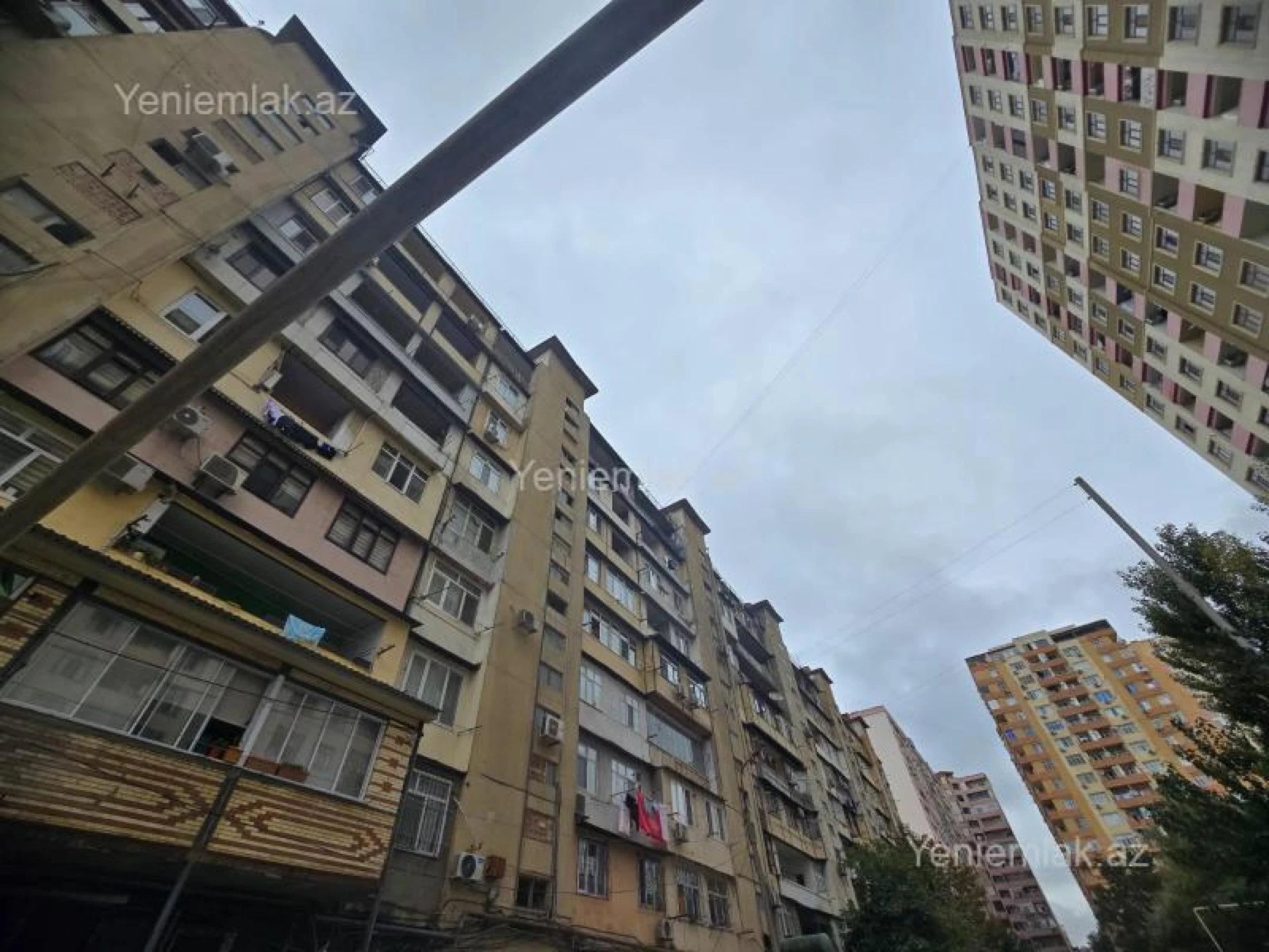 Satılır 4 otaqlı köhnə tikili 100 m²