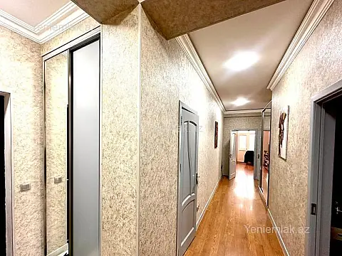 Satılır 3 otaqlı yeni tikili 145 m²