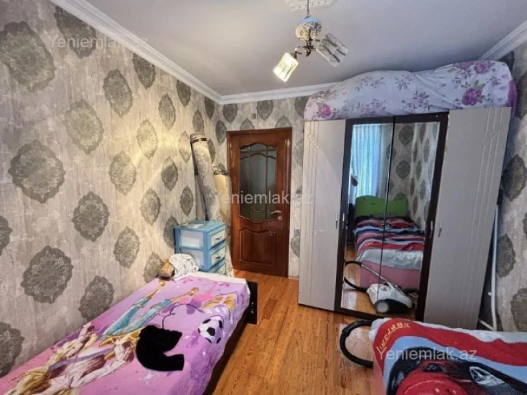 Satılır 4 otaqlı köhnə tikili 95 m²