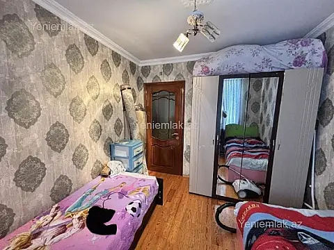 Satılır 4 otaqlı köhnə tikili 95 m²
