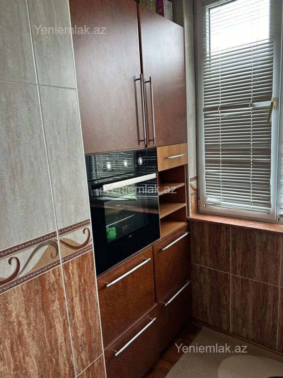 Satılır 3 otaqlı köhnə tikili 80 m²