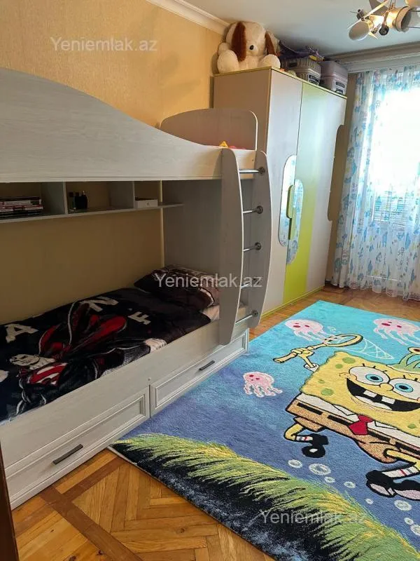 Satılır 3 otaqlı köhnə tikili 80 m²