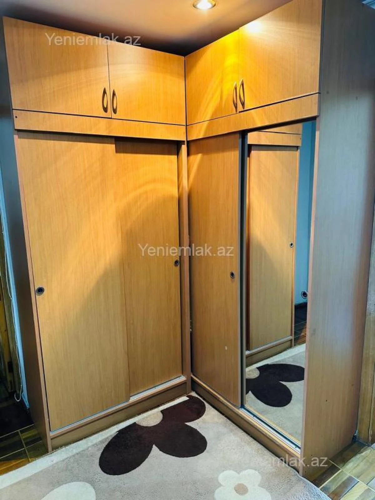 Satılır 3 otaqlı köhnə tikili 80 m²