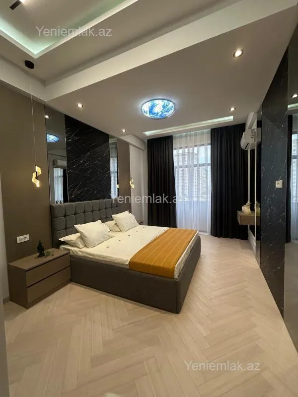 Satılır 3 otaqlı yeni tikili 125 m²
