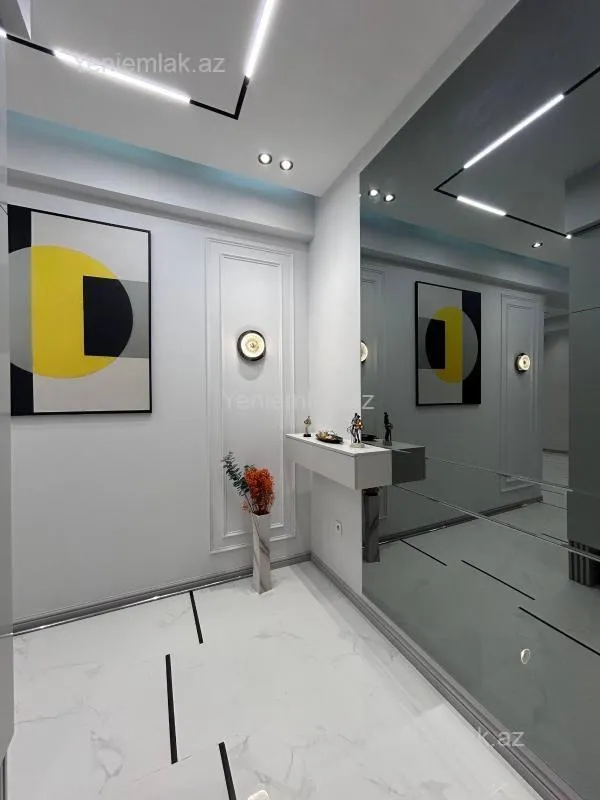 Satılır 3 otaqlı yeni tikili 125 m²