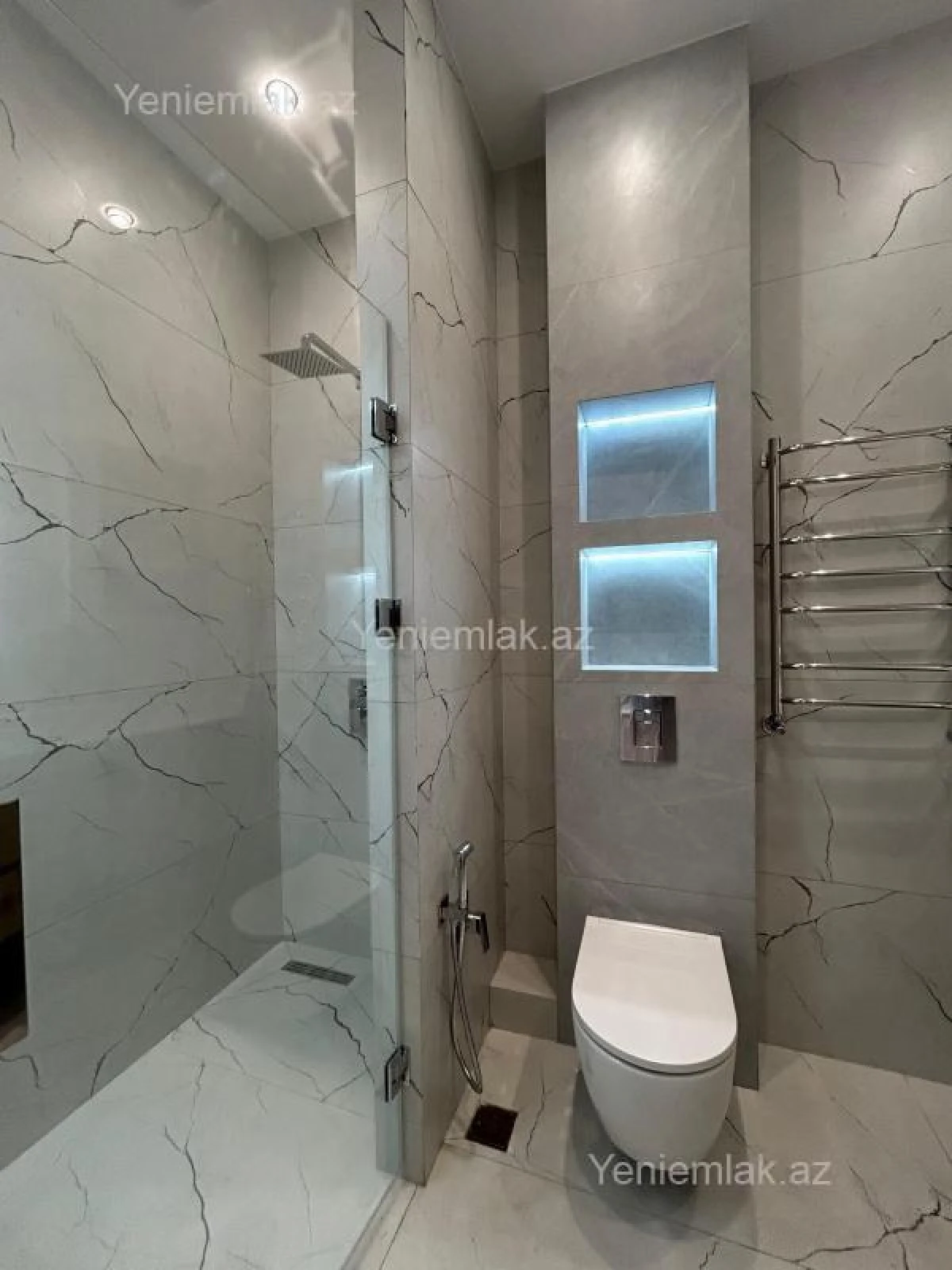 Satılır 3 otaqlı yeni tikili 125 m²