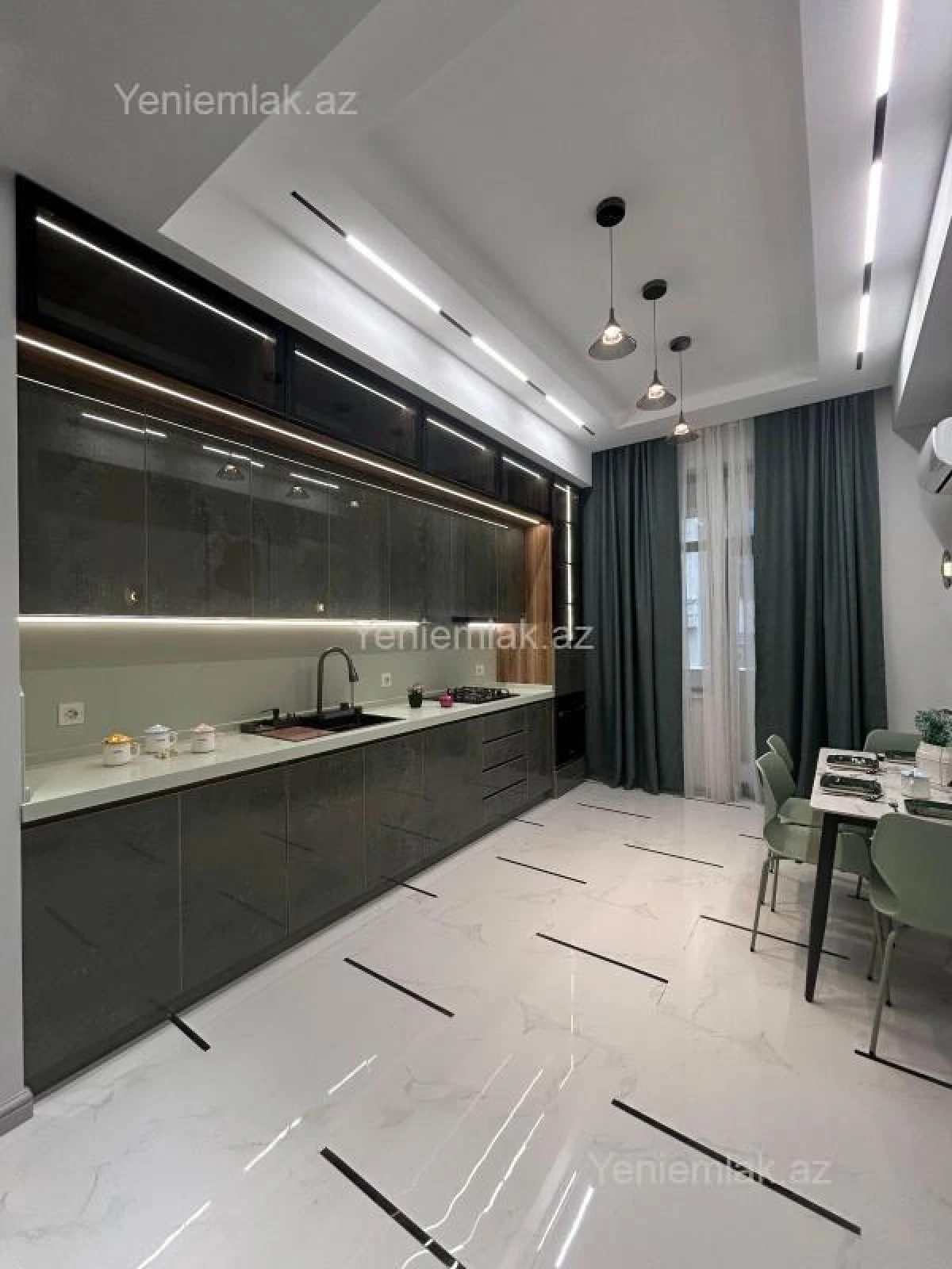 Satılır 3 otaqlı yeni tikili 125 m²