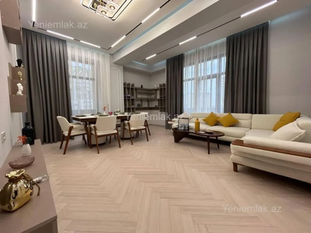 Satılır 3 otaqlı yeni tikili 125 m²