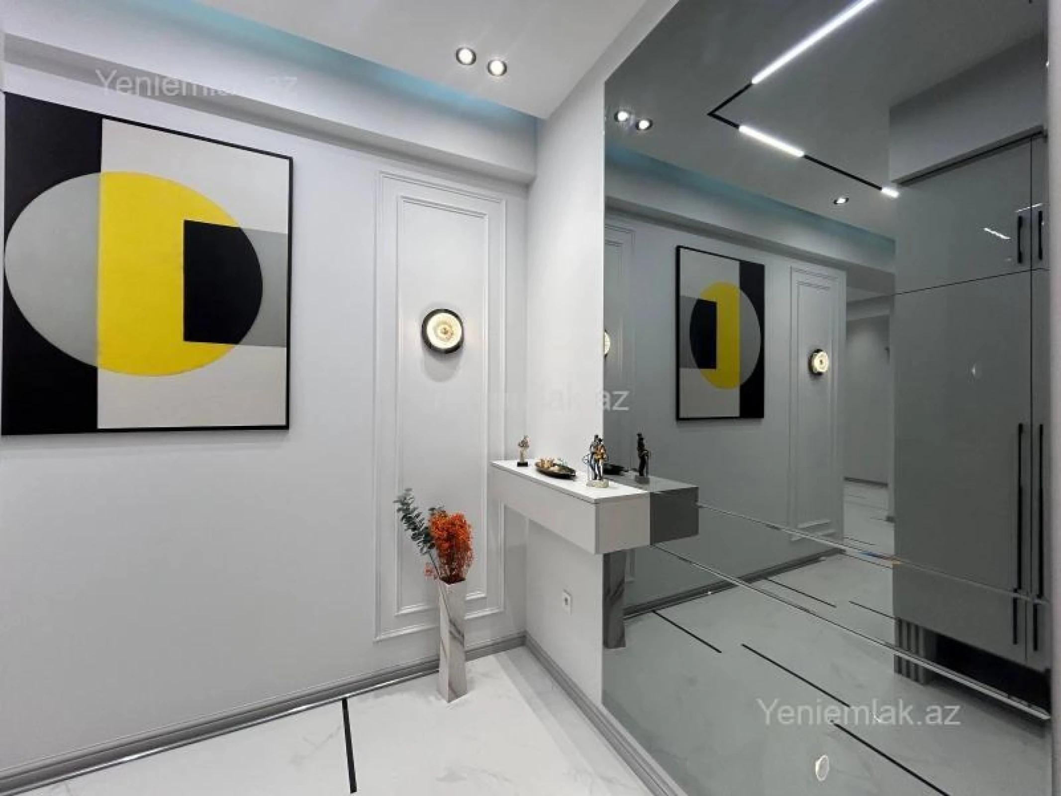Satılır 3 otaqlı yeni tikili 125 m²