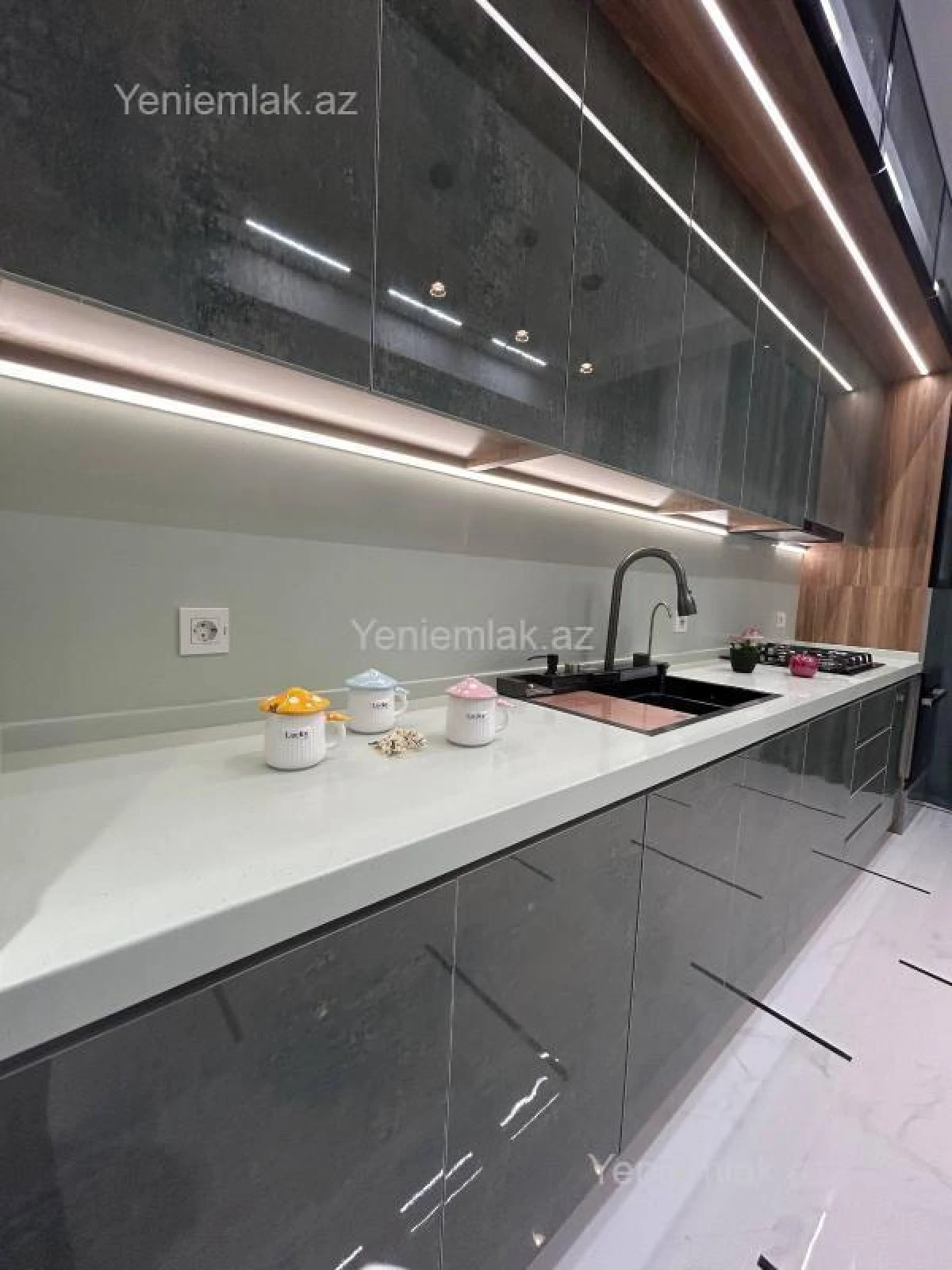 Satılır 3 otaqlı yeni tikili 125 m²