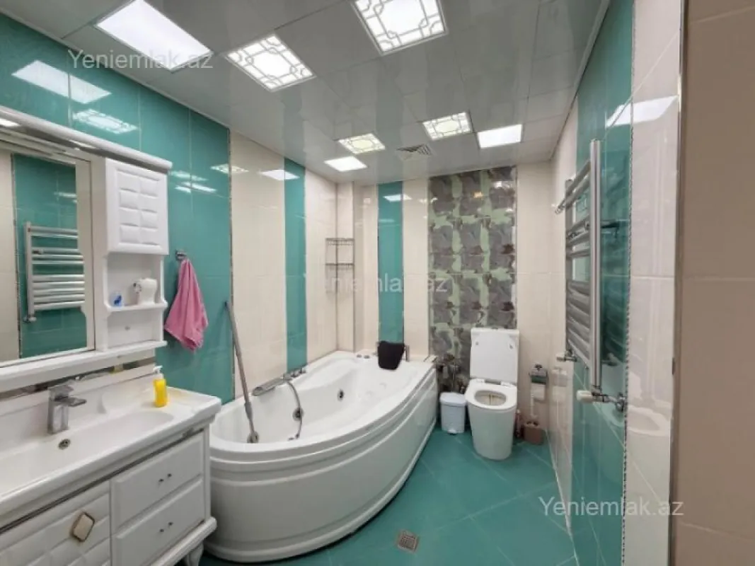 Satılır 3 otaqlı yeni tikili 120 m²