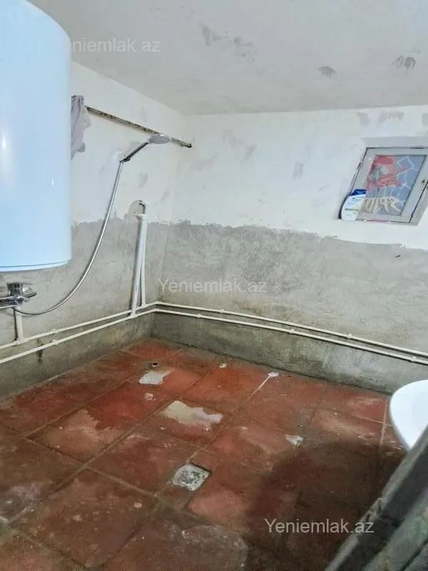 Satılır 4 otaqlı həyət evi 100 m²