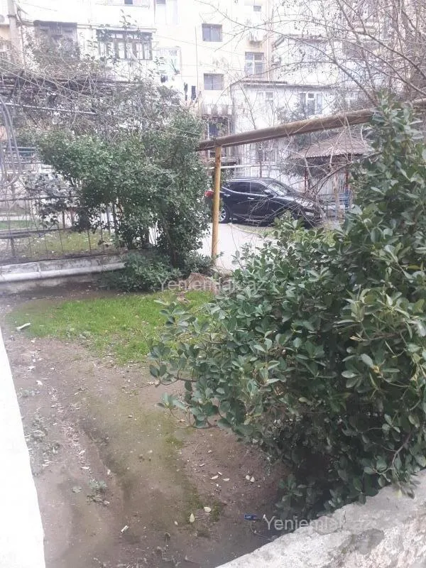 Satılır 3 otaqlı köhnə tikili 80 m²