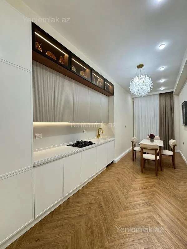 Satılır 3 otaqlı yeni tikili 120 m²