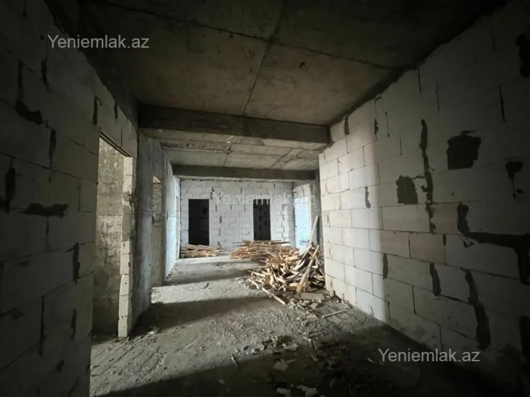 Satılır 4 otaqlı yeni tikili 200 m²