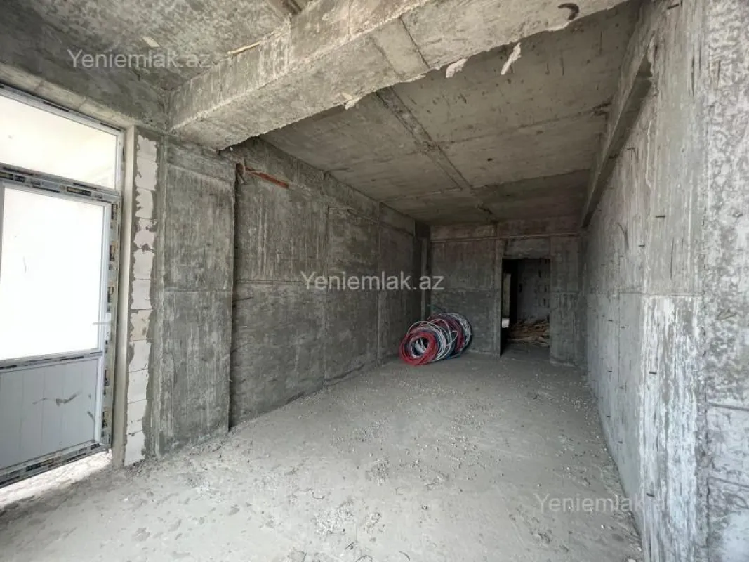 Satılır 4 otaqlı yeni tikili 200 m²