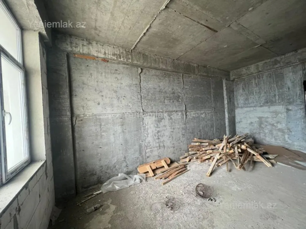 Satılır 4 otaqlı yeni tikili 200 m²