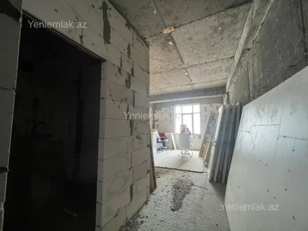 Satılır 4 otaqlı yeni tikili 200 m²