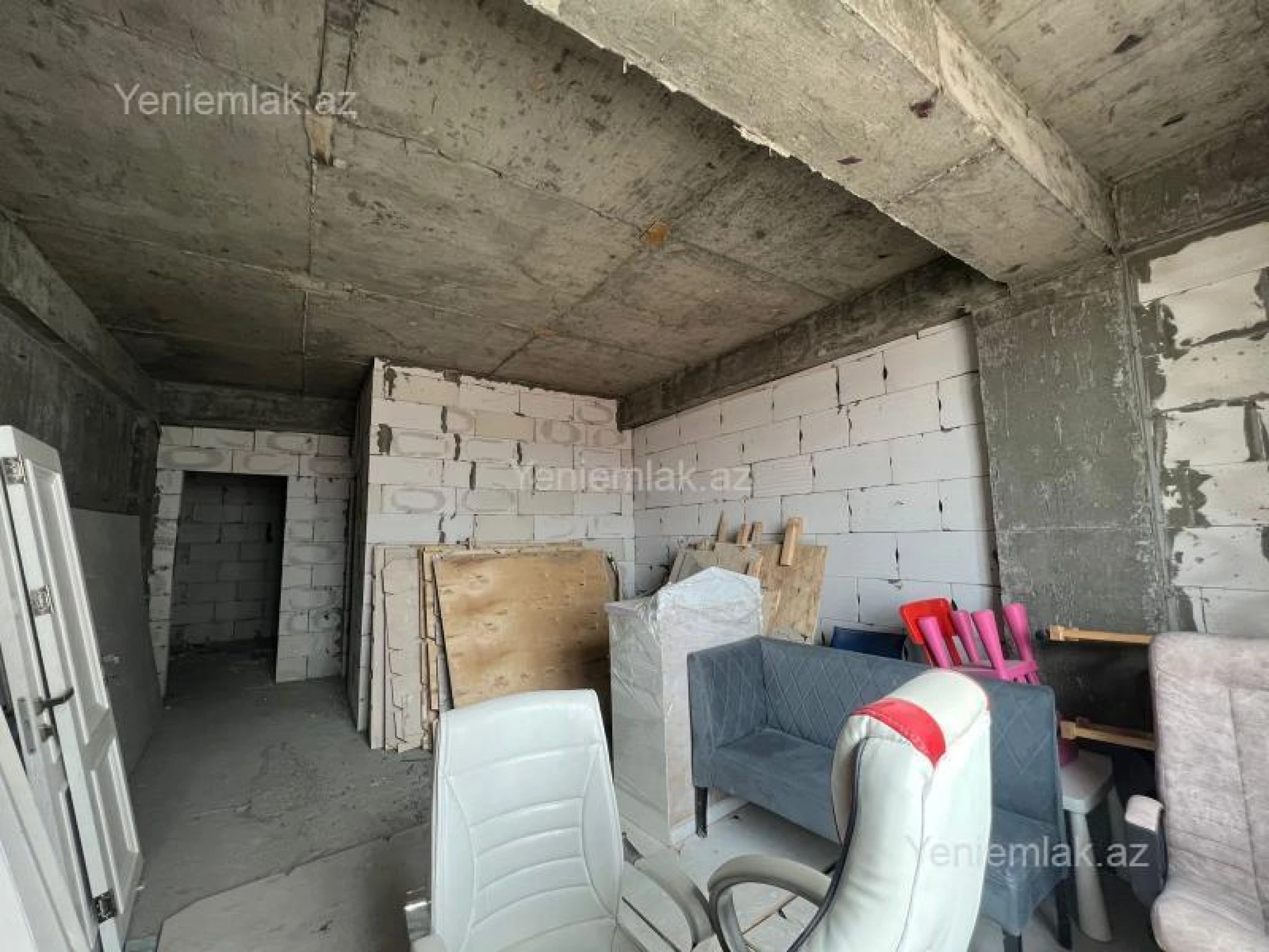 Satılır 4 otaqlı yeni tikili 200 m²