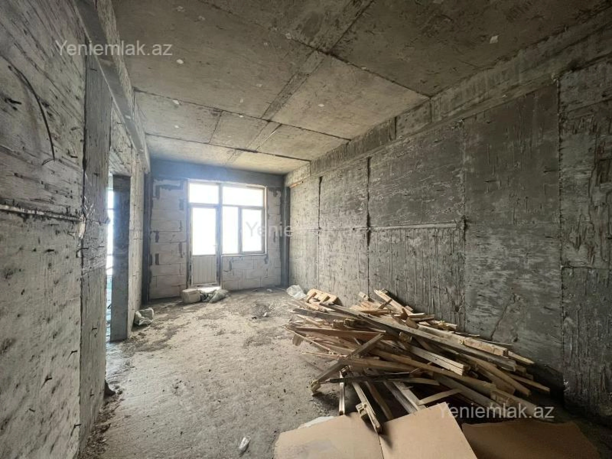 Satılır 4 otaqlı yeni tikili 200 m²