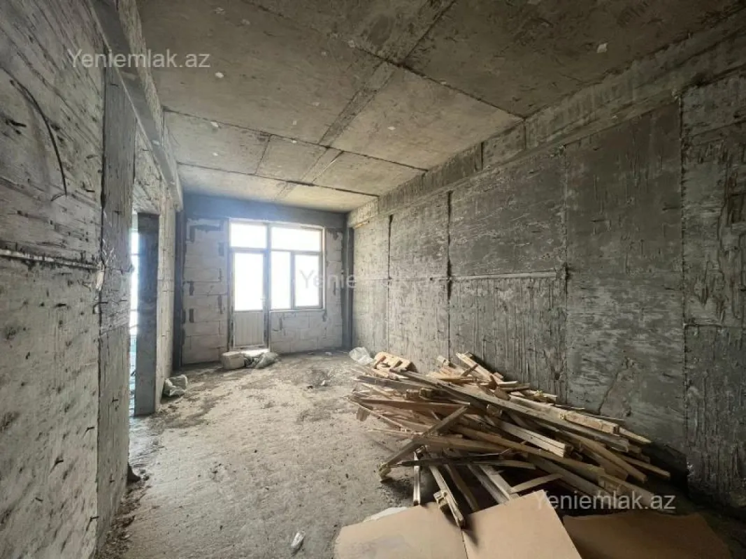 Satılır 4 otaqlı yeni tikili 200 m²