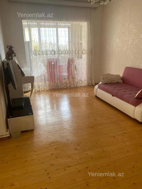 Satılır 2 otaqlı köhnə tikili 55 m²