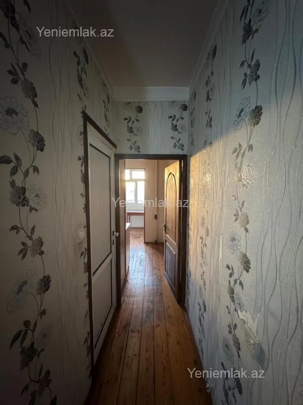 Satılır 3 otaqlı köhnə tikili 80 m²