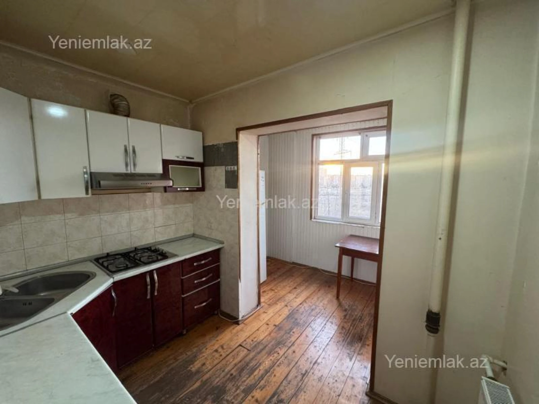 Satılır 3 otaqlı köhnə tikili 80 m²