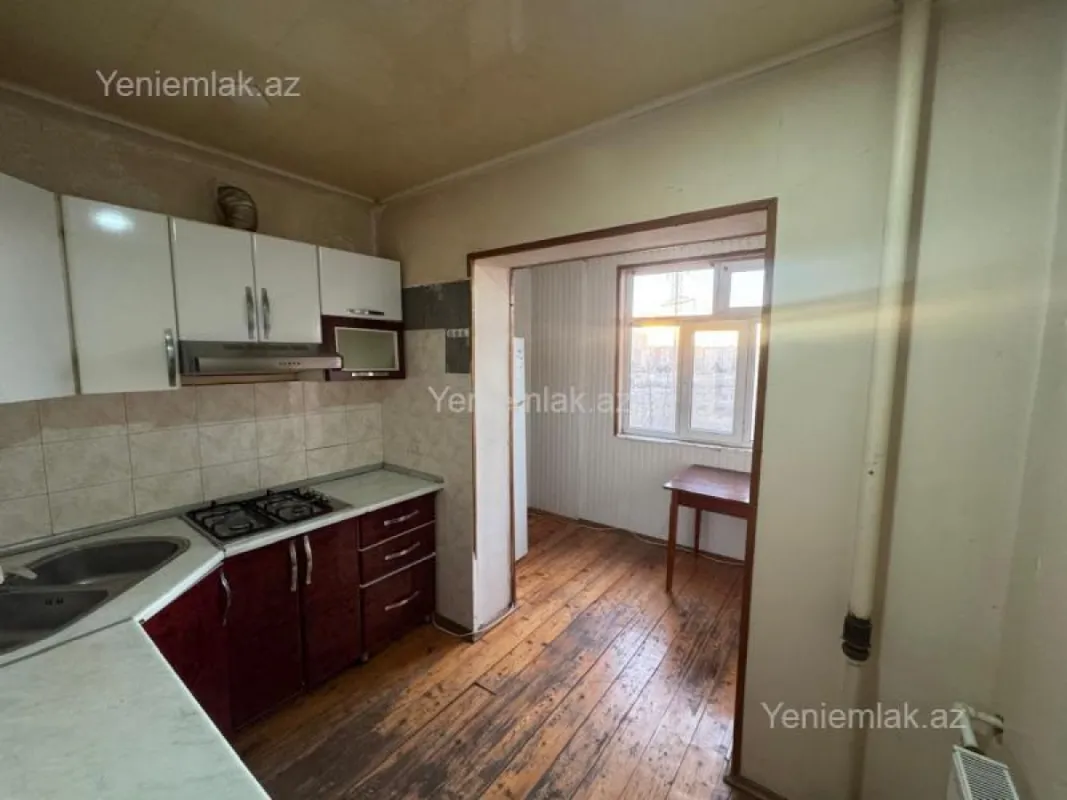 Satılır 3 otaqlı köhnə tikili 80 m²