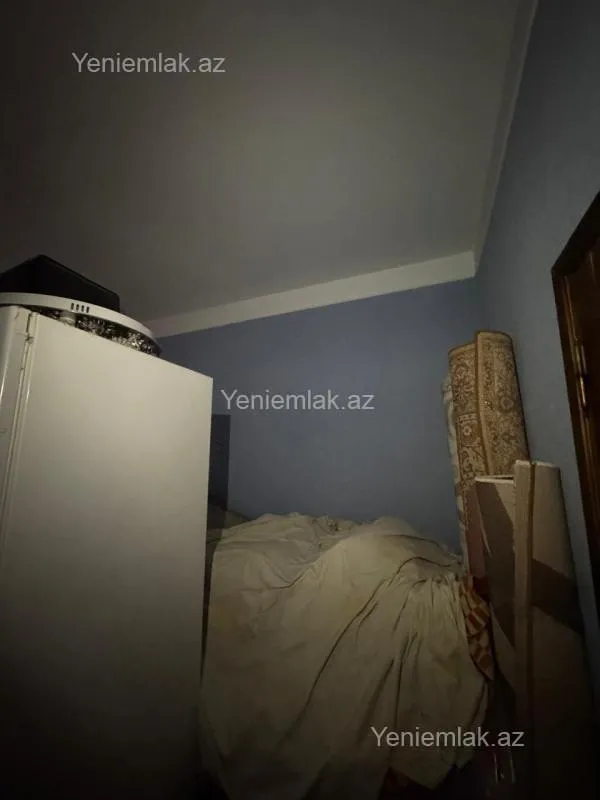 Satılır 3 otaqlı köhnə tikili 80 m²