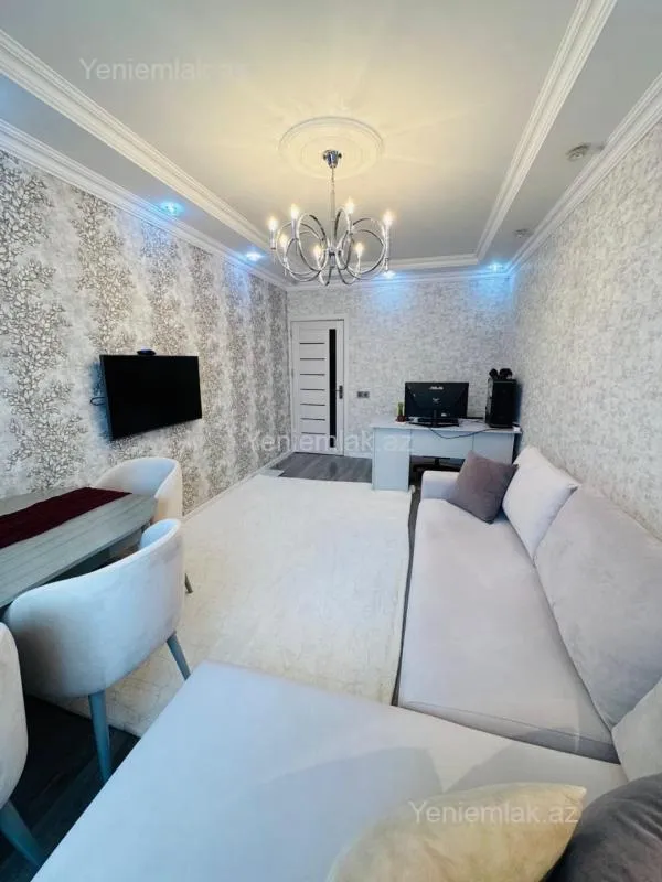 Satılır 2 otaqlı köhnə tikili 55 m²