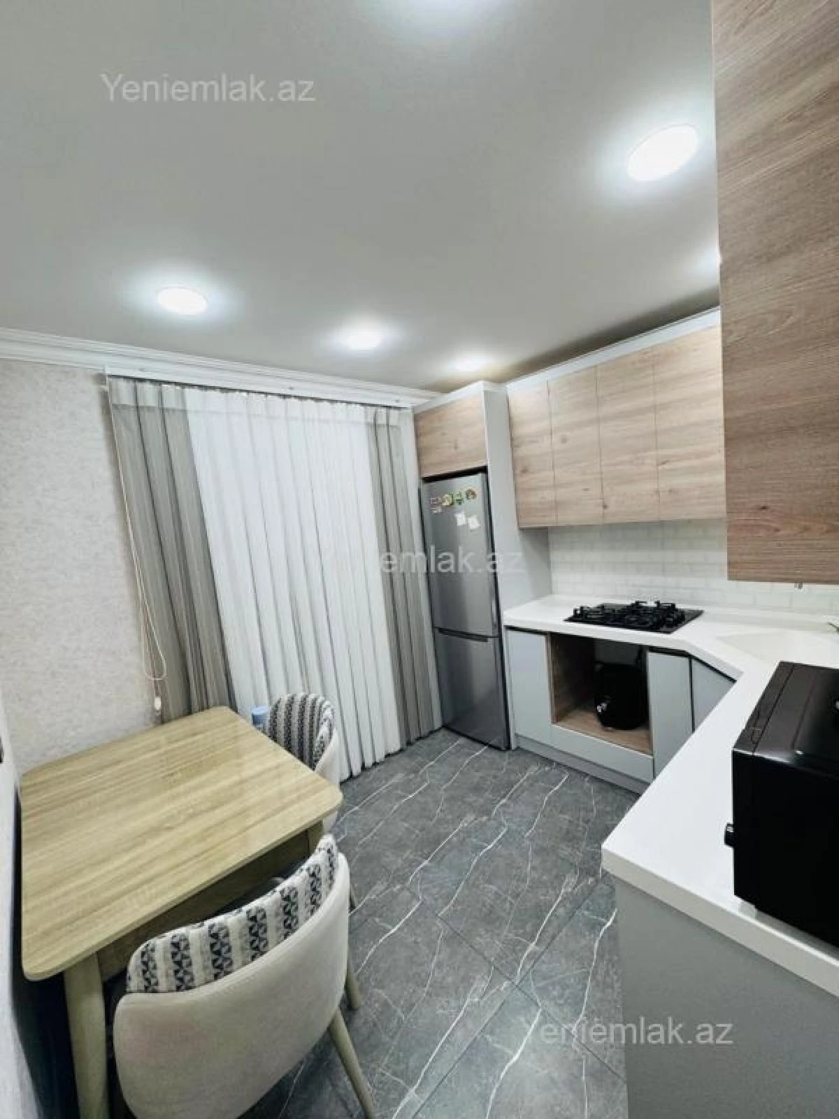 Satılır 2 otaqlı köhnə tikili 55 m²