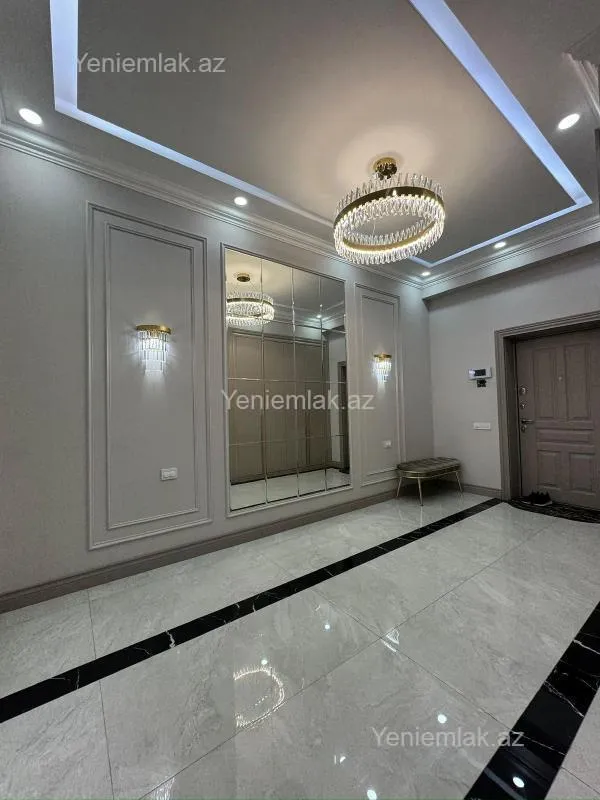 Satılır 3 otaqlı yeni tikili 135 m²